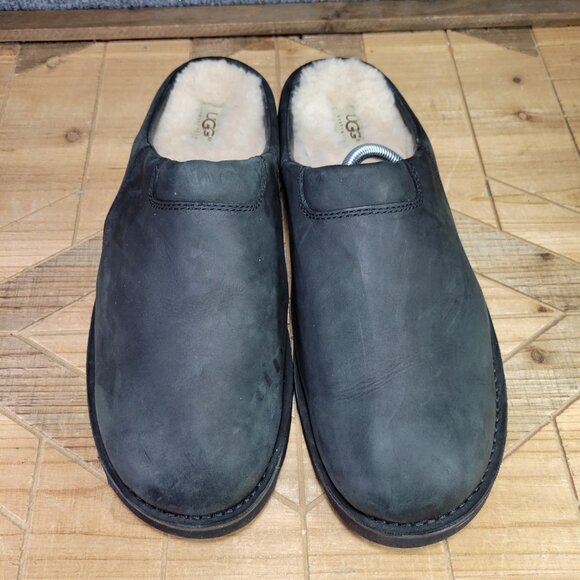 UGG Classic Clogs Men's 13 Smooth Black Leather Sheepskin Slip-On Slippers. - Picture 15 of 16